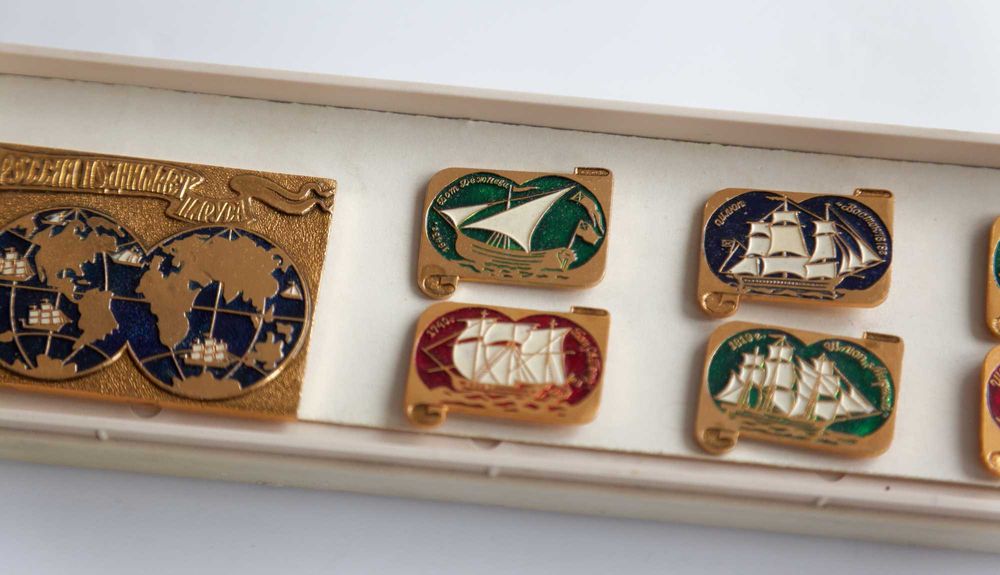 Значки Корабли-герои первооткрыватели
