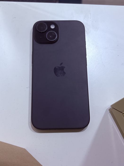 Чёрный iphon 15.