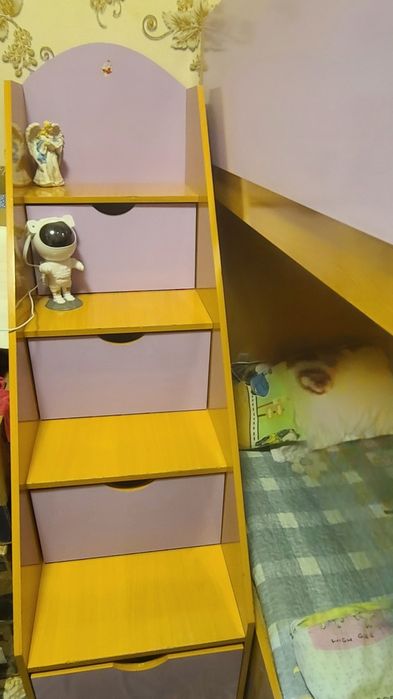 Продаётся Двухъярусная кровать