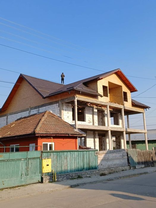 Reparații acoperișuri firmă de acoperișuri  construcții hidroizolații