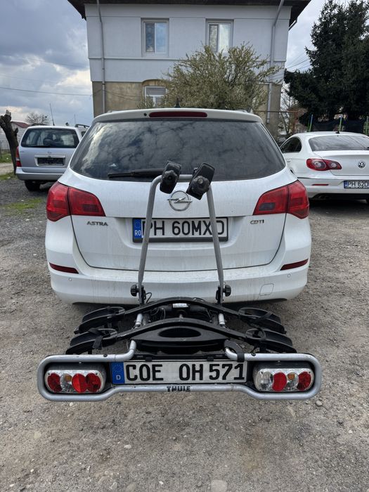 Suport auto pentru doua biciclete THULE  Rabatabil  prindere pe carlig