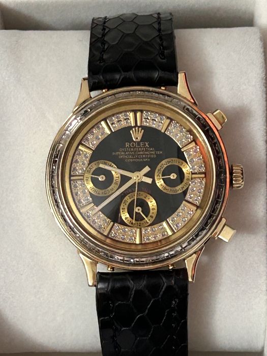 Золотые часы с бриллиантами