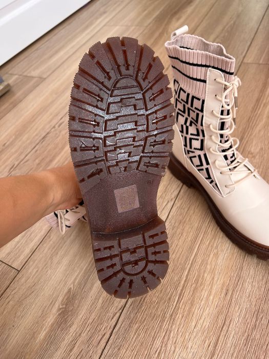 Бежови боти 39 номер