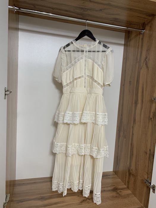 Двойка, платья цены указано ниже