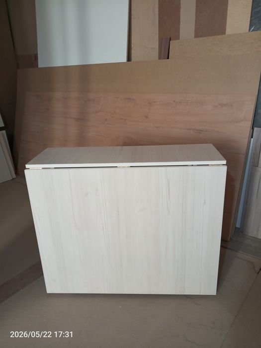 Продам стол-книжку и 4 табуретку