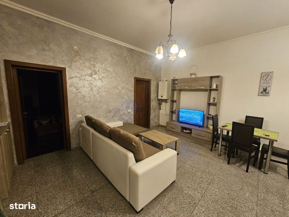 Apartament cu 2 camere, de vânzare în Curtea de Argeș.
