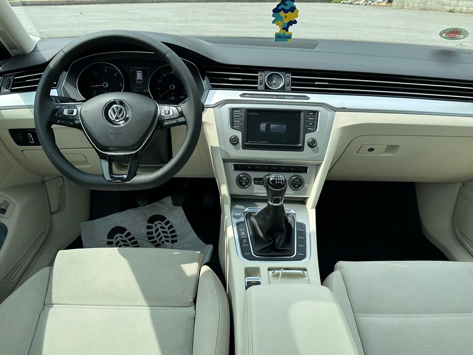 Vw Passat R-Line 2.0TDI 190CP 2017 - Panoramic - LED Xenon-Culoare deosebita