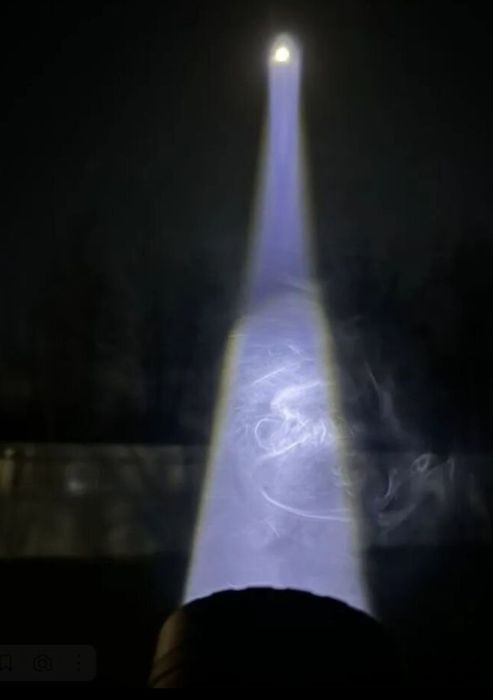 Мощный прожектор фонарь