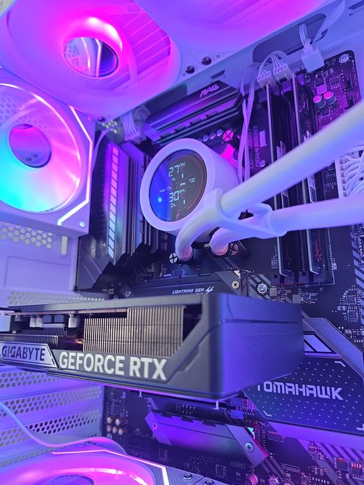 PC Gaming AMD Ryzen 7 5700X RTX 5060 32GB RAM