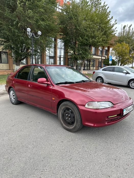 Продам машину honda civic 1992г