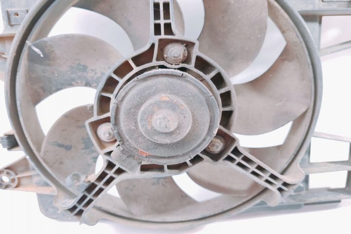 Electroventilator racire Cu defect 8240124 Fiat Punto a 2-a generatie