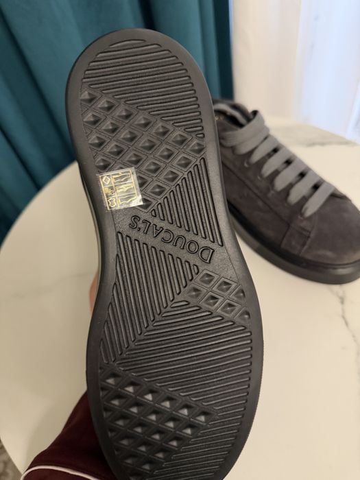 DOUCAL'S серые замшевые кроссовки