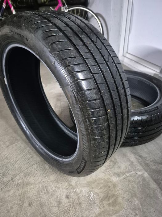 Vând anvelope Hankook