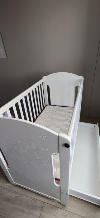 Продавам детско легло с опция люлка Arbor baby и матрак Pierre Cardin