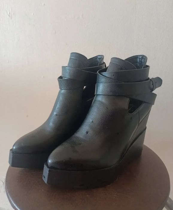 Обувь женская модная