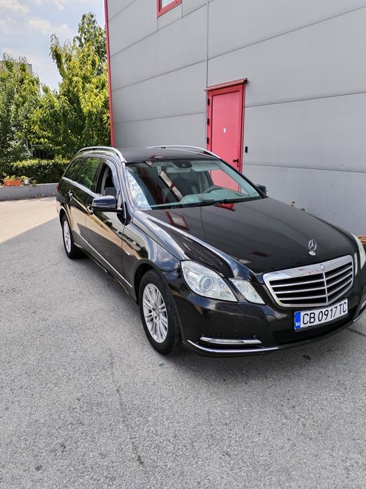 Продавам Мерцедес 212 Е 250 бензин комби 2010г.
