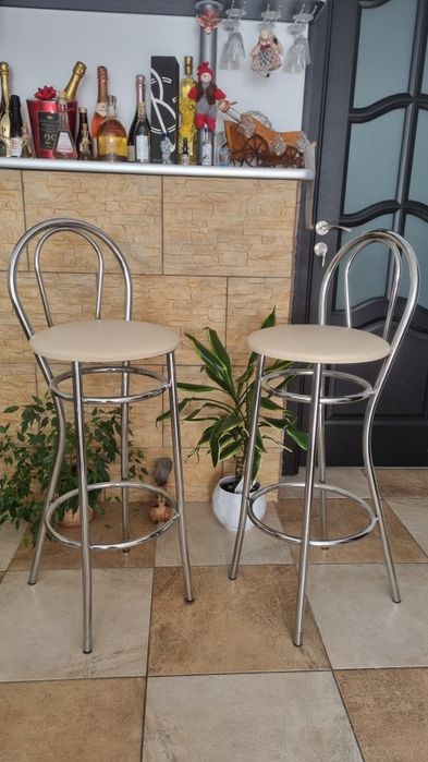 Vând scaune bar/bucătarie nefolosite