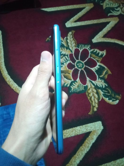 Realme C25Y Sotiladi 4/128 Batareya 5000  orqa kamera 50 old 8 mp