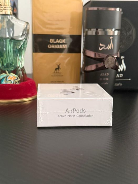 Airpods 4 ANC noi sigilate