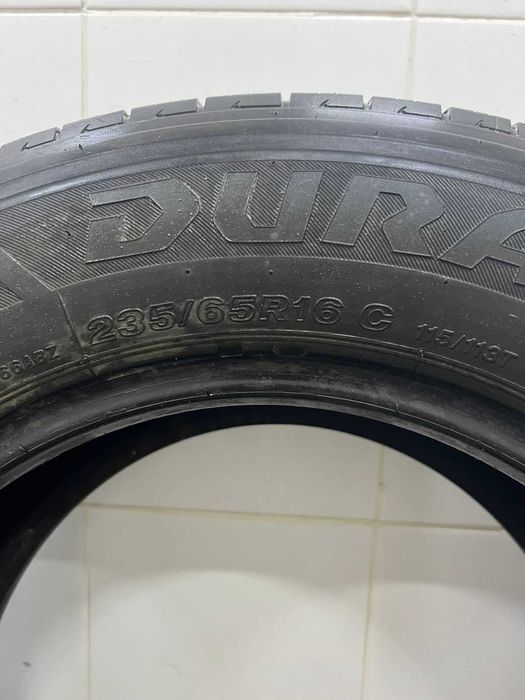 Продам б.у резину Bridgestone 235/65/r16c
