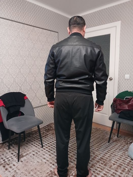 Продам кожаную куртку