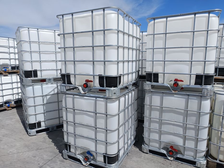 Цистерни 1000 литра,Бидони един тон като нови!