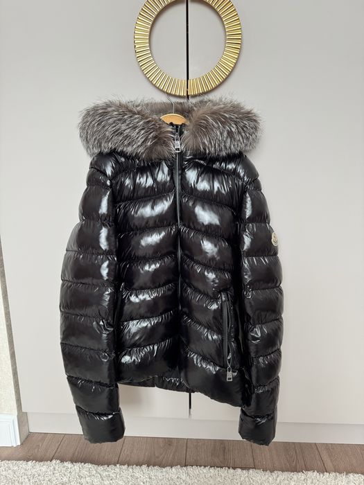 Продам Куртку Moncler
