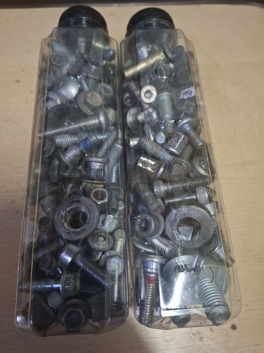 Suruburi motocicleta diverse dimensiuni