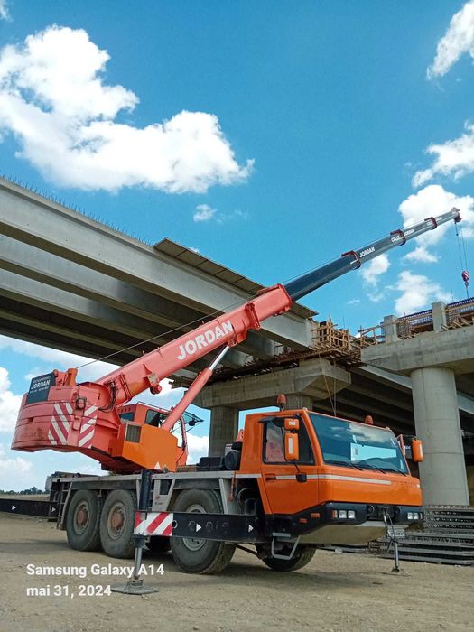 Inchiriem macara Faun 35