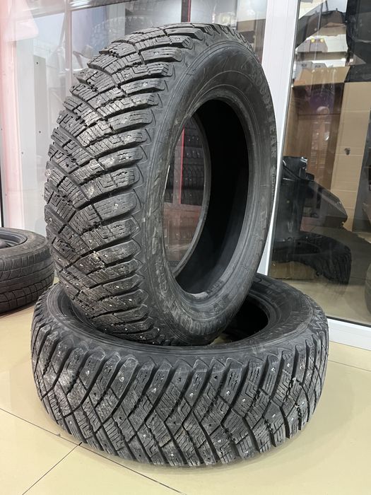 Пара шин good year 215 65 r17