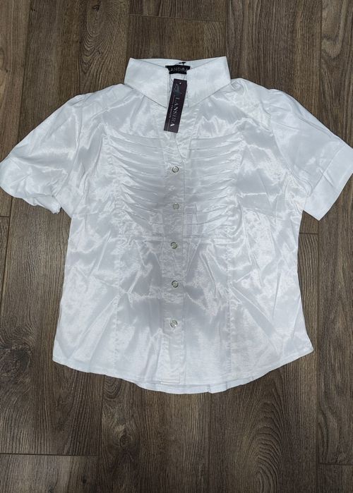 Рубашка белая школьная на девочку  на 13-14 лет