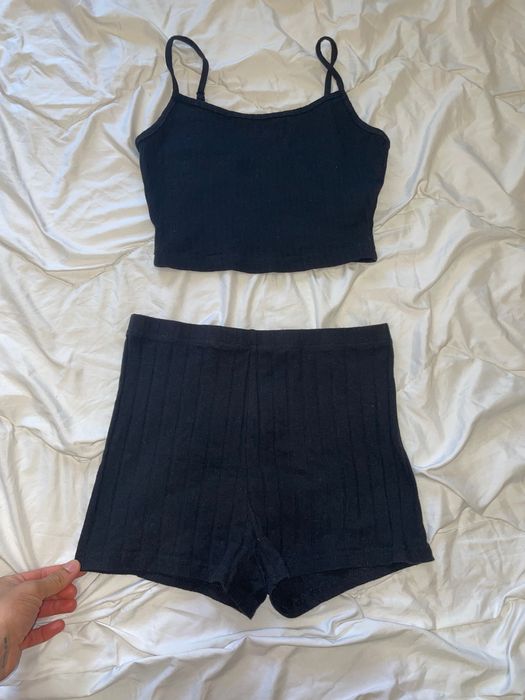Спортно бюстие топ летен спортен комплект къси панталонки потник черно