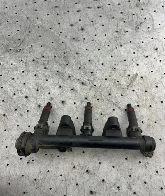 Rampa injectoare 03D133329A 03D133329A Volkswagen VW Polo 2002
