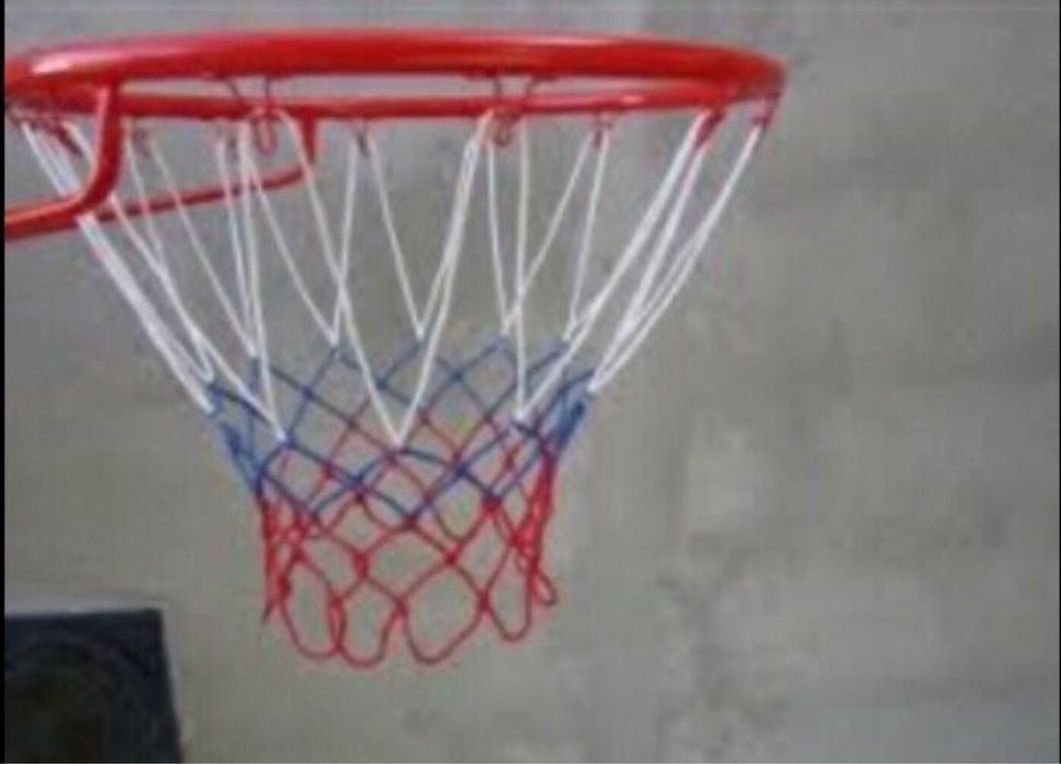 Баскетбольное кольцо с сеткой