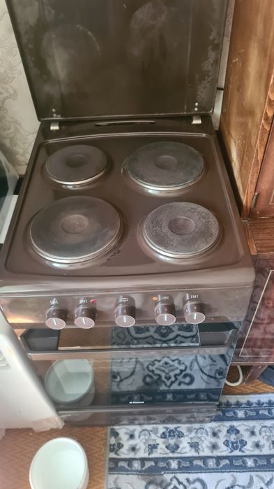 Продам электроплиту Hansa