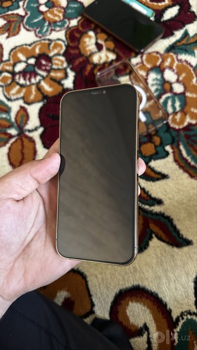 Sotildi. iphone 12 pro gold