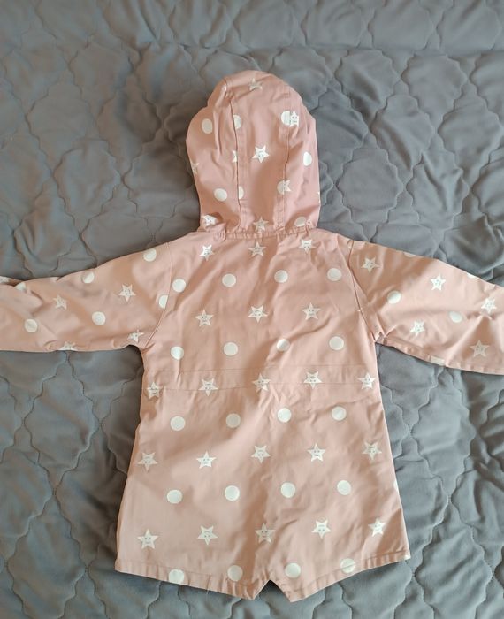 Ветровка на девочку.