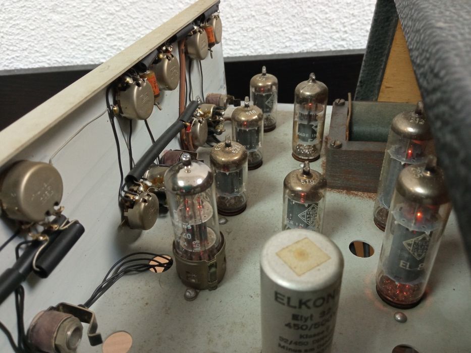 DIXILAND-Китарно кубе лампово.