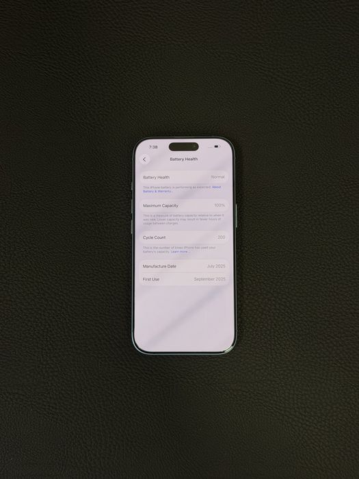 Отличен iPhone 17 - 100% battery