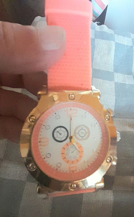 Кварцови електронни часовници