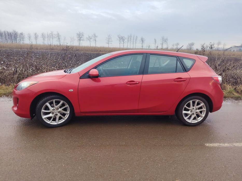 Mazda 3  2012 E5