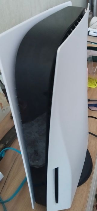 продам плэйстэйшн 5