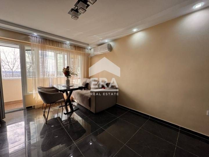 Ексклузивно! Обзаведен, югозападен, тристаен апартамент на среден етаж