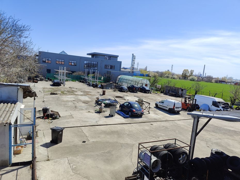 Închiriez curte betonata 1500 mp