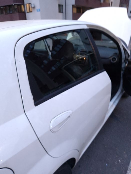 Fiat Punto youang alb motor 1 2  2017/52000 km