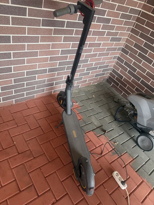 Электросамокат  Ninebot