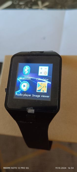 Продавам нов смарт часовник .