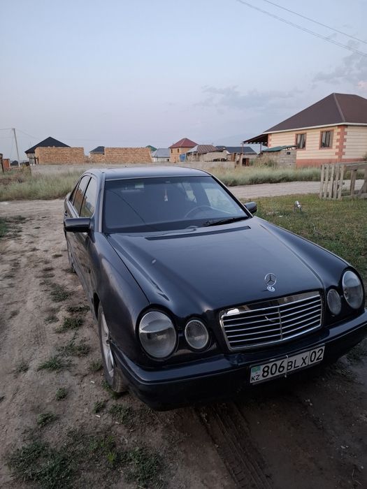 Мерседес 210 2.3 литр