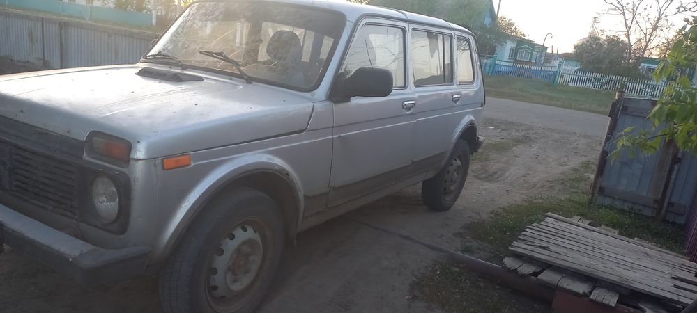 Продам ниву 5 дверей