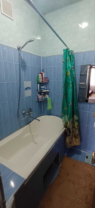 Kvartiraga odam qo'yamiz uy egasi bilan 1 xonasi beriladi maklerskiy